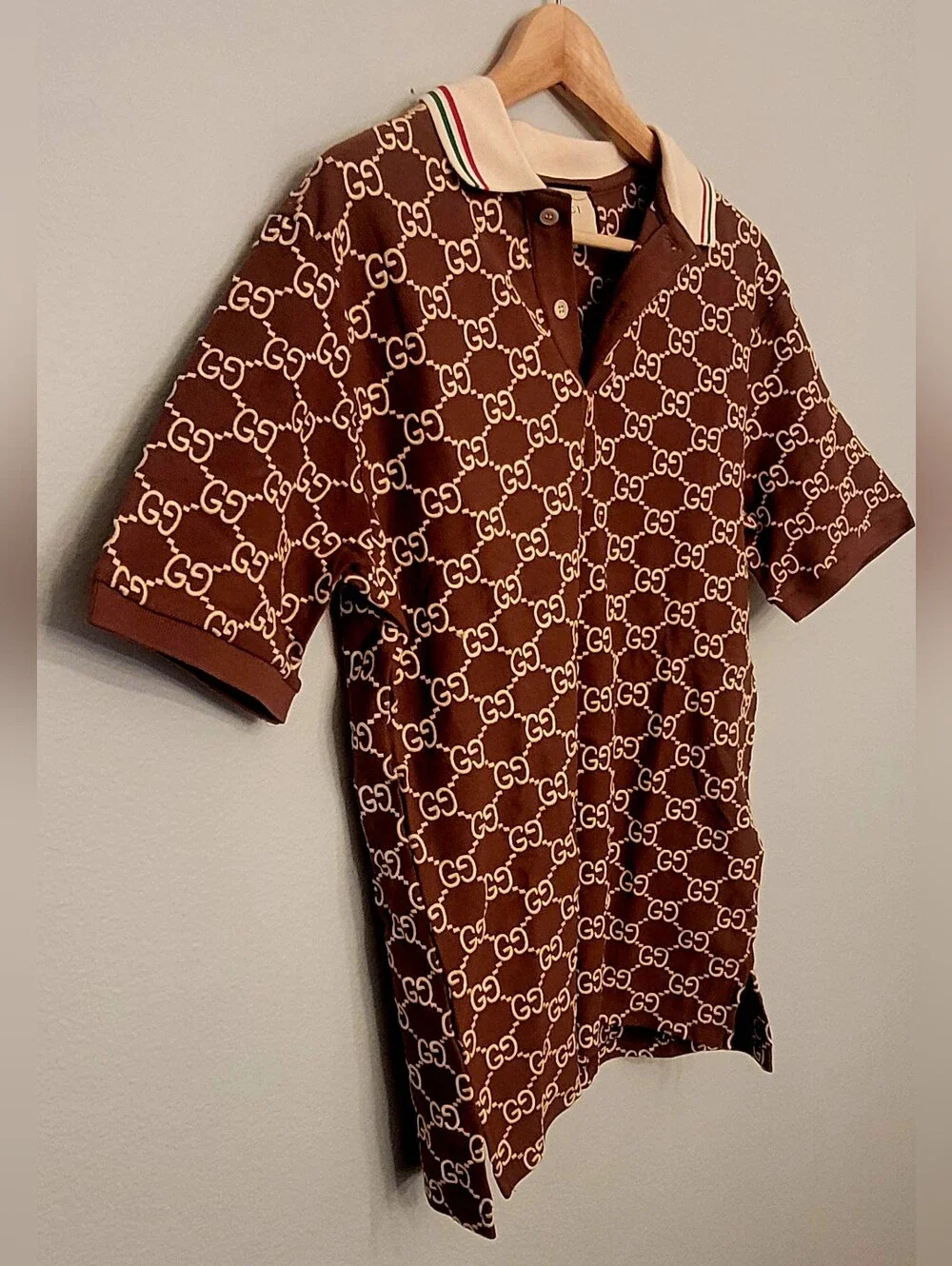🇮🇹 Gucci Embroidered 👕Brown and Cream GG🇮🇹 Monogram Polo✨️